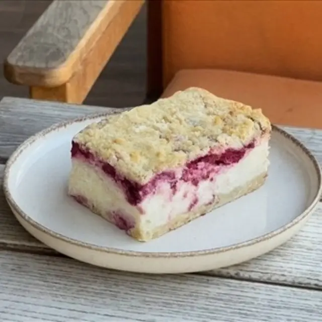Cottage Cheese and Berry Crumble PIE